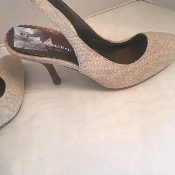 Isaac Mizrahi Tan With Gold Threading Heels Size 8 - Picture 3 of 6